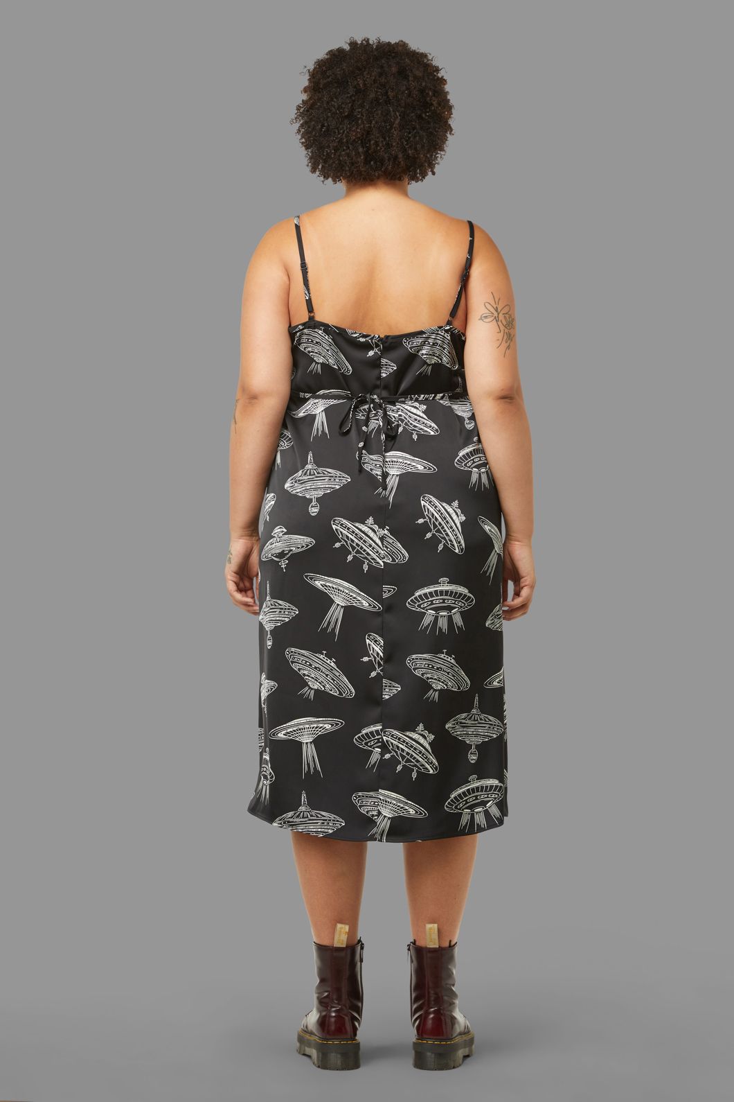 Black Friday - Curve Ufo Dress - black