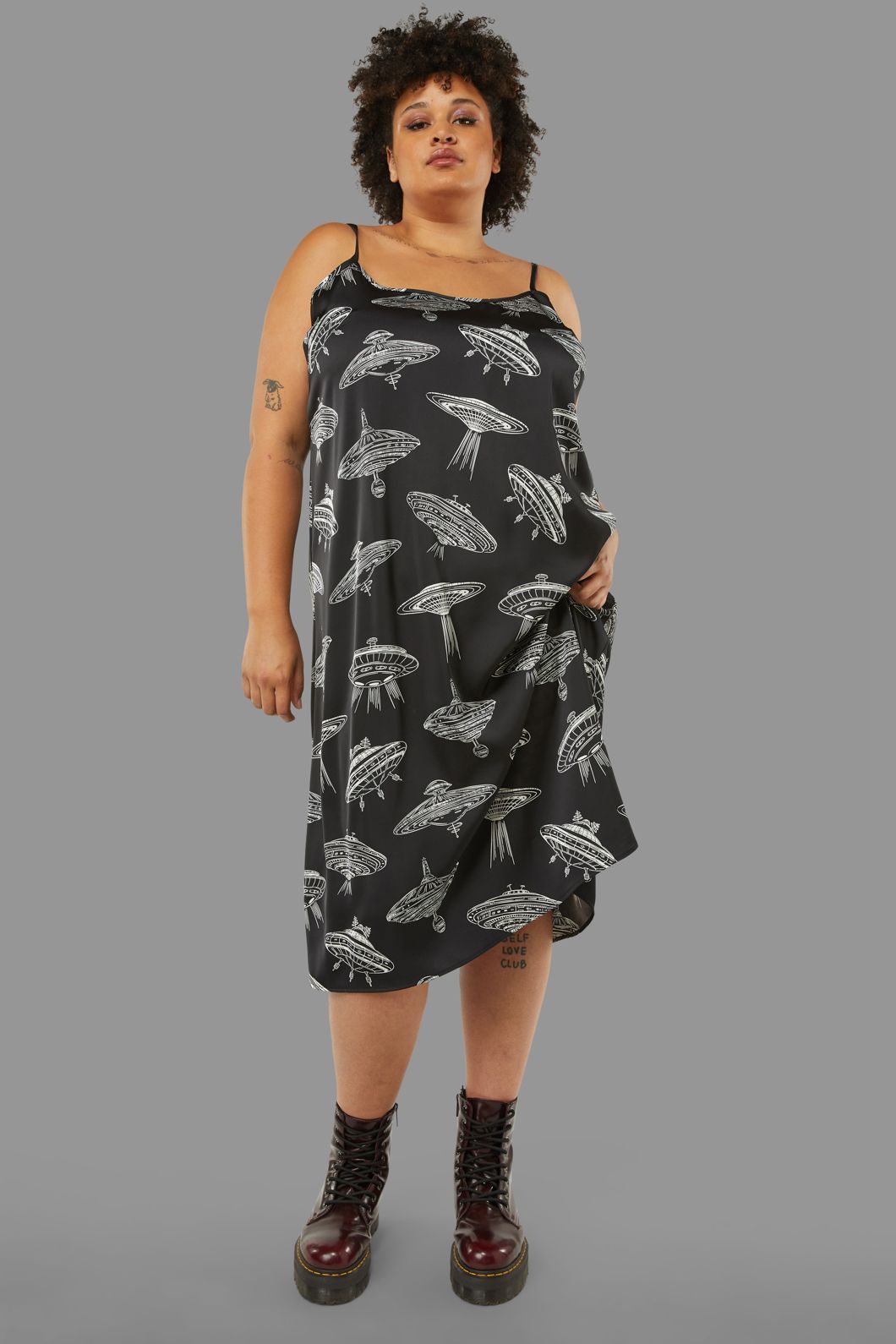 Black Friday - Curve Ufo Dress - black