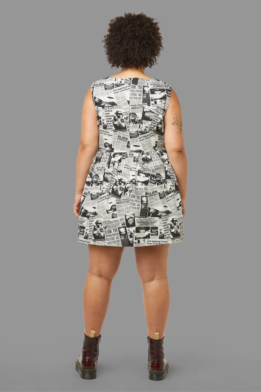 Black Friday - Curve Extraterrestrial Dress - cream