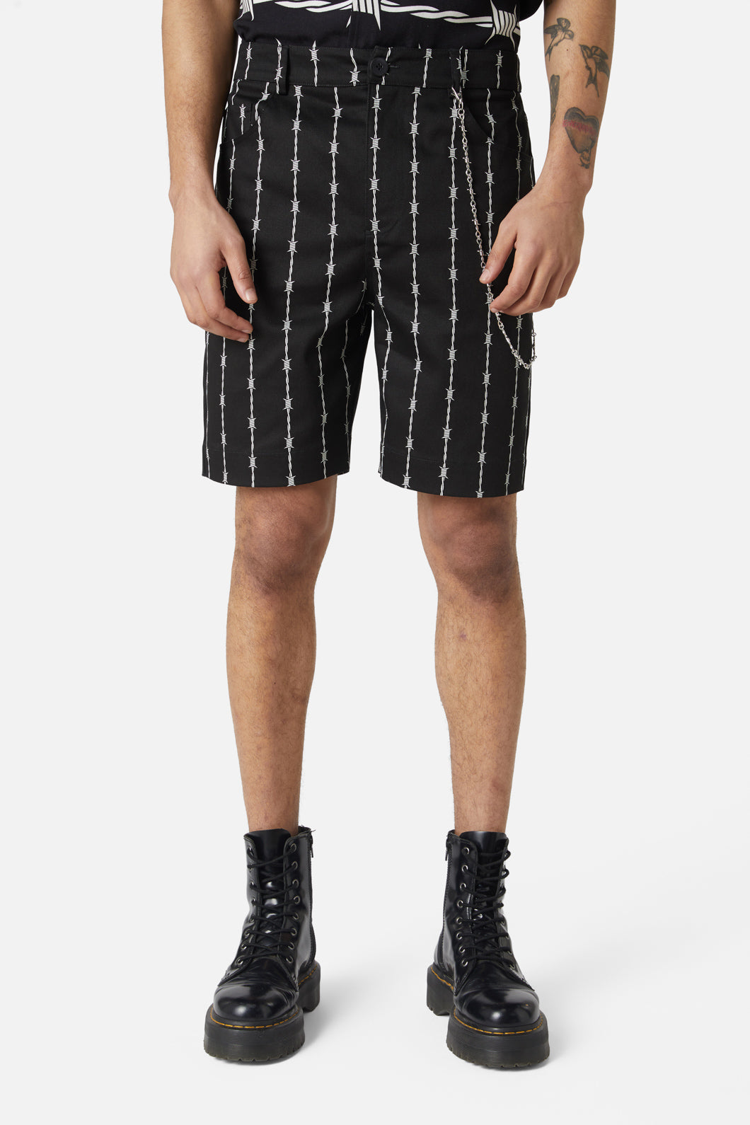 Dangerfield - Barbed Wire Chain Short - black-white