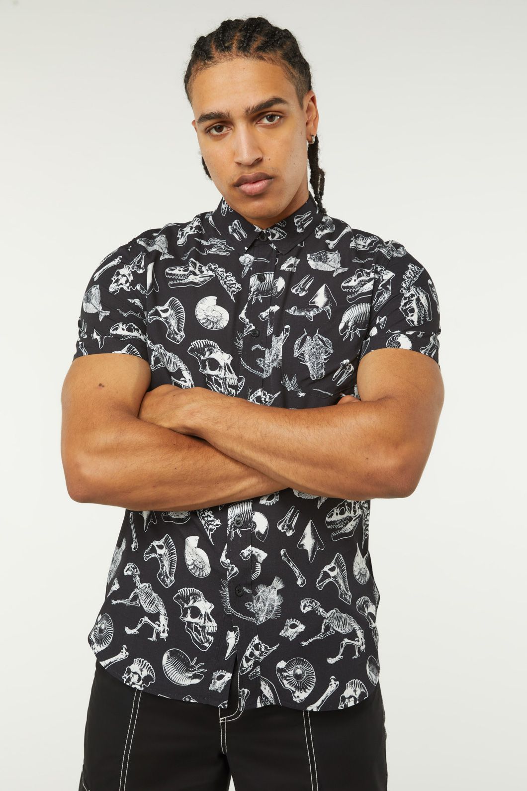 Dangerfield - Body Fossils Printed Short Sleeve Shirt - black