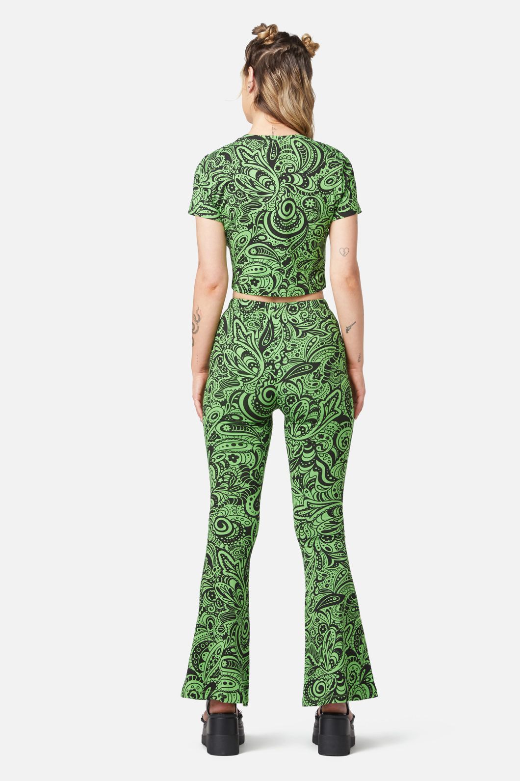 Dangerfield - Acid Paisley Jersey Crop Tee - green-black