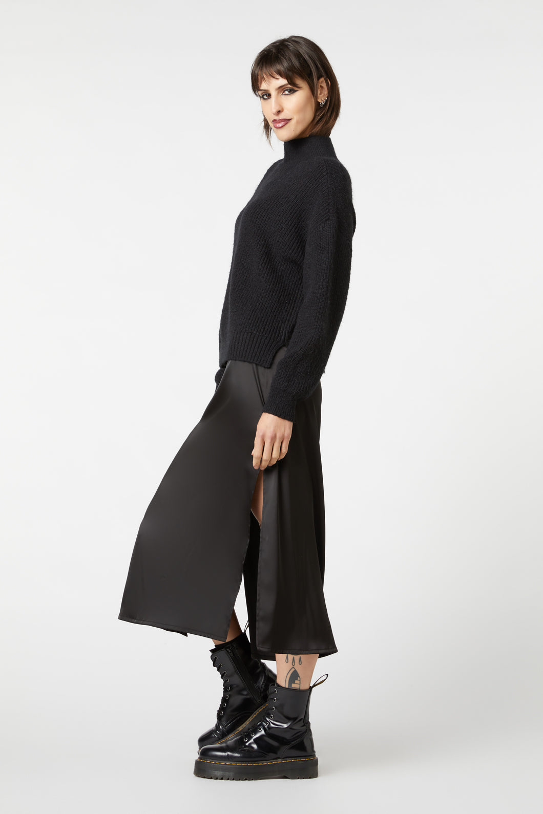 Dangerfield - Time & Date Fluffy Jumper - black