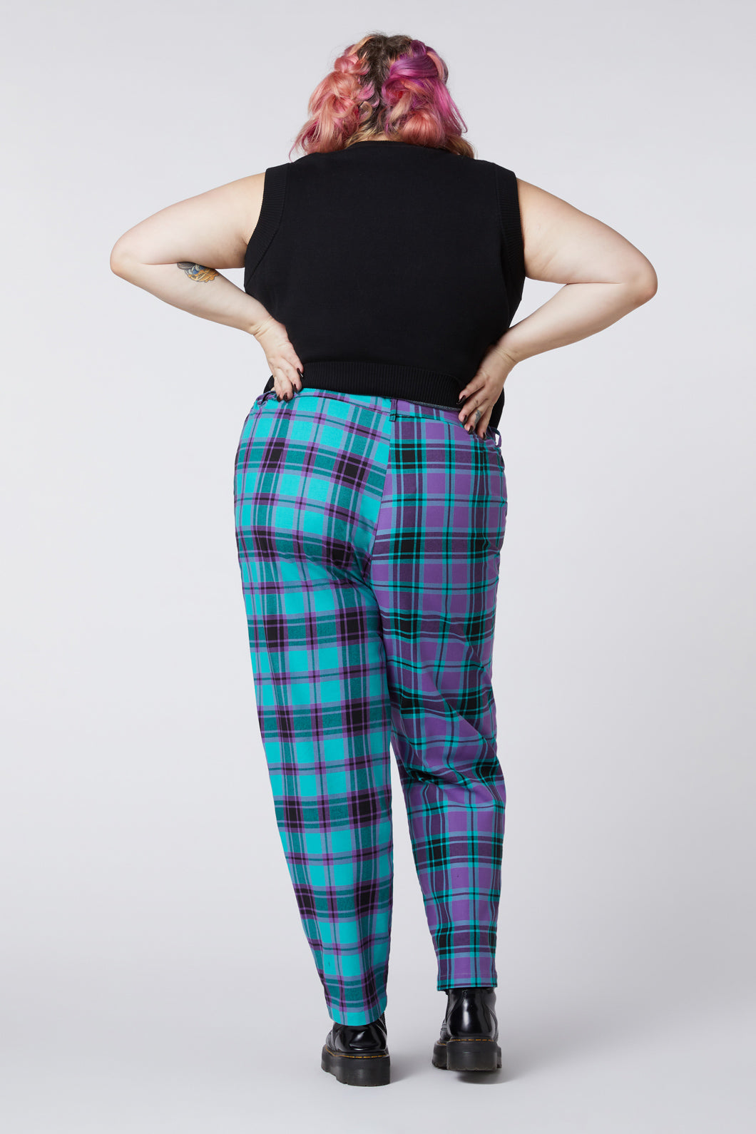 Womens Plus Checked Ankle Grazer Tailored Trousers  Boohoo UK