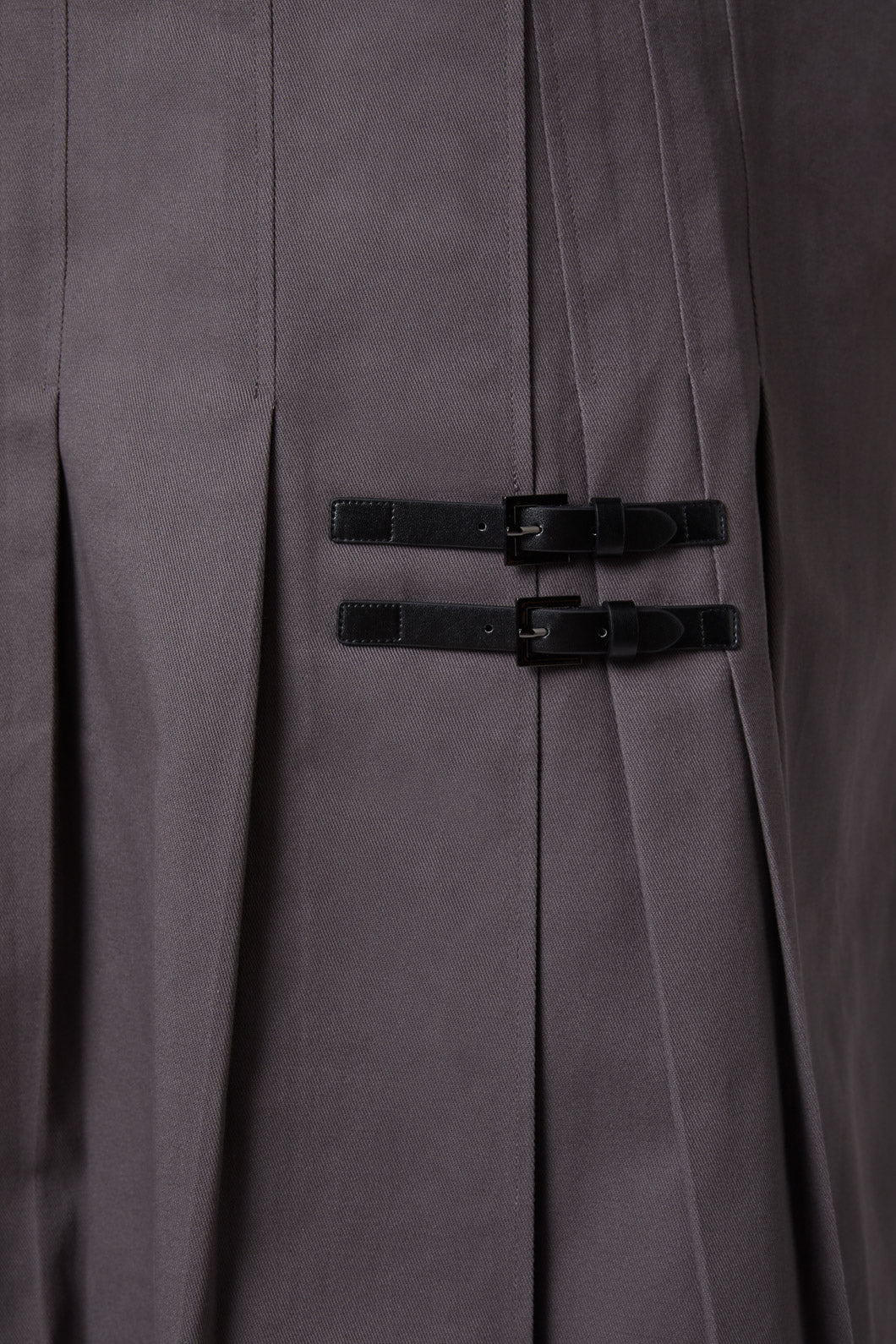 Dangerfield - Curve Time & Date Pleated Skirt - charcoal