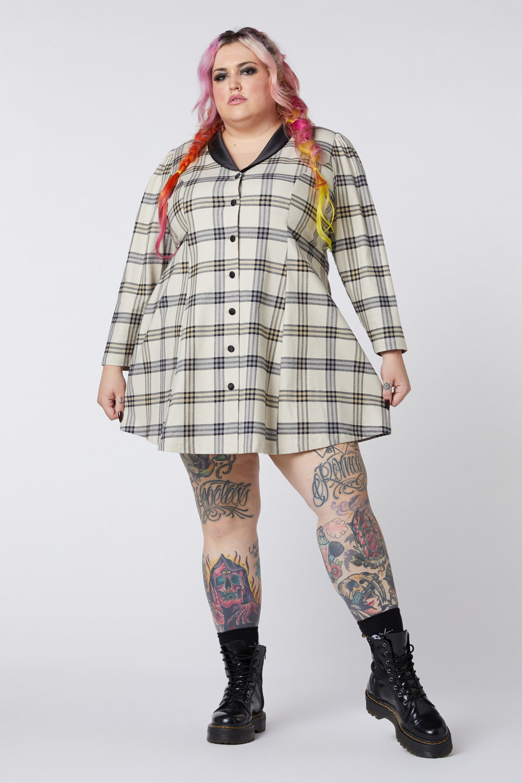 Dangerfield - Curve Crescent Tartan Long Sleeve Dress - beige