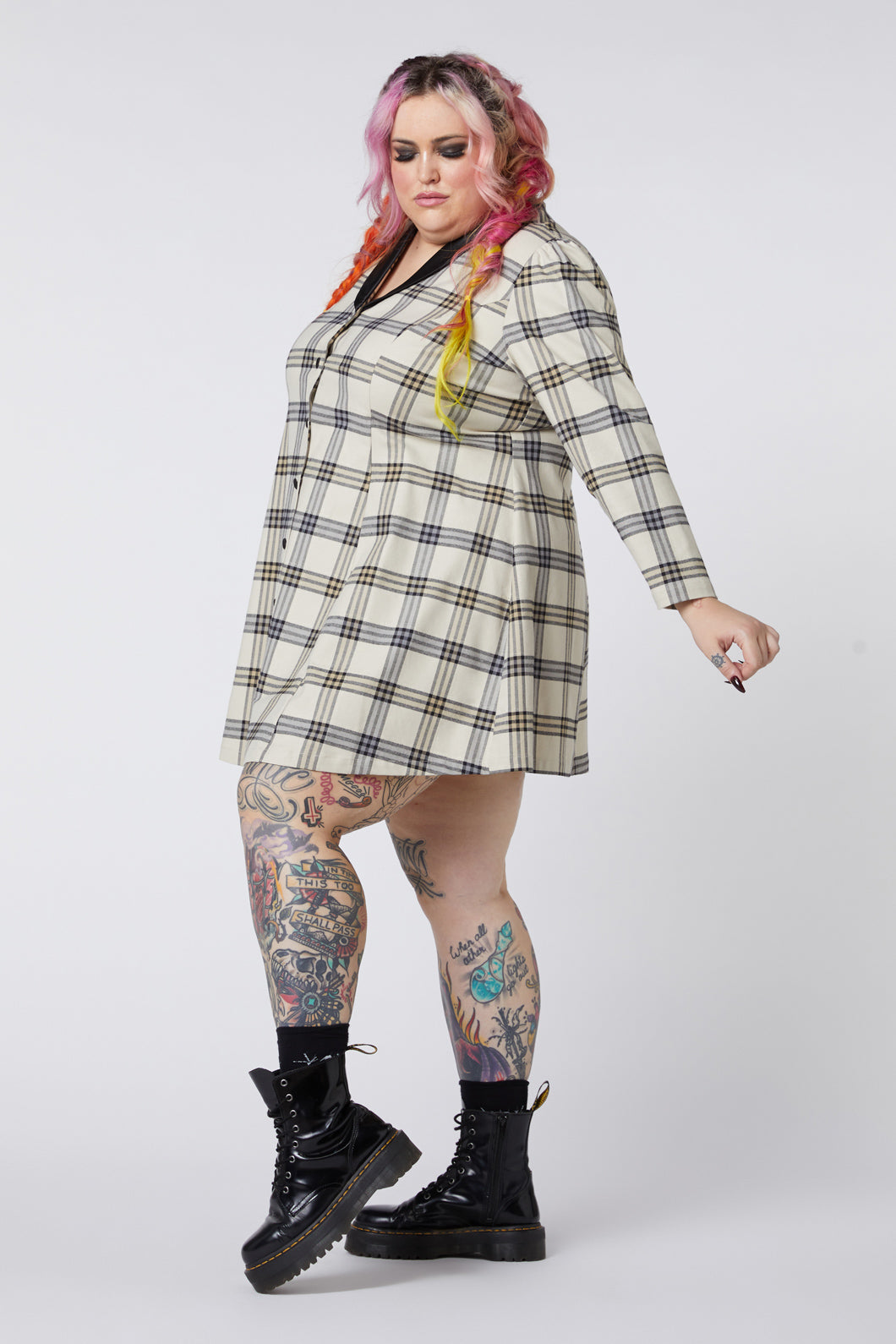 Dangerfield - Curve Crescent Tartan Long Sleeve Dress - beige