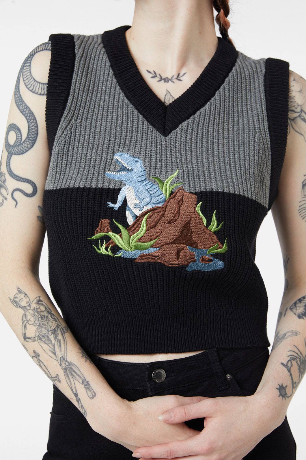 Dangerfield - Dinosaur Contrast Knit Vest - black