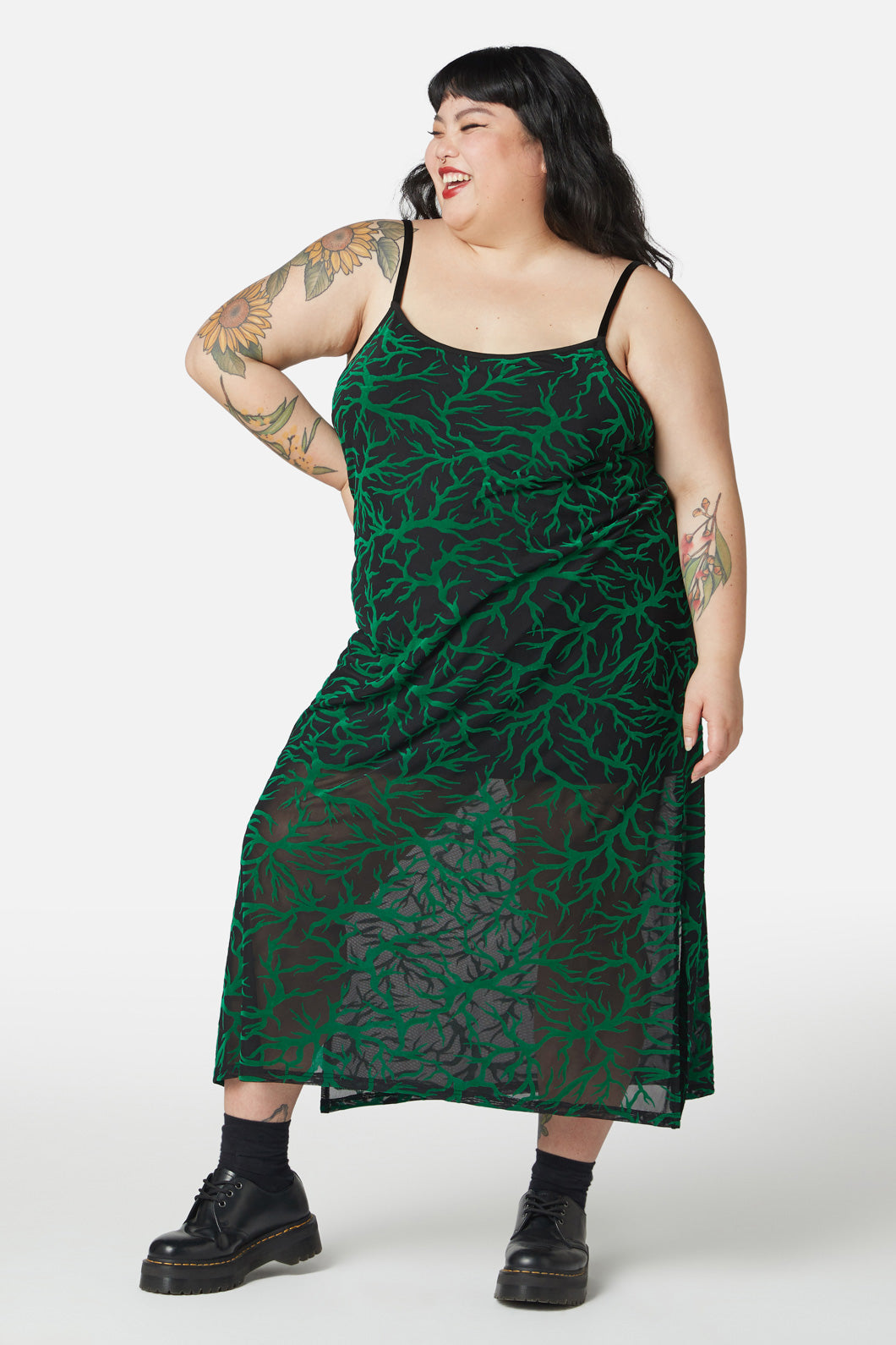 Dangerfield - Curve Neglected Flocked Mesh Midi Dress - black-green