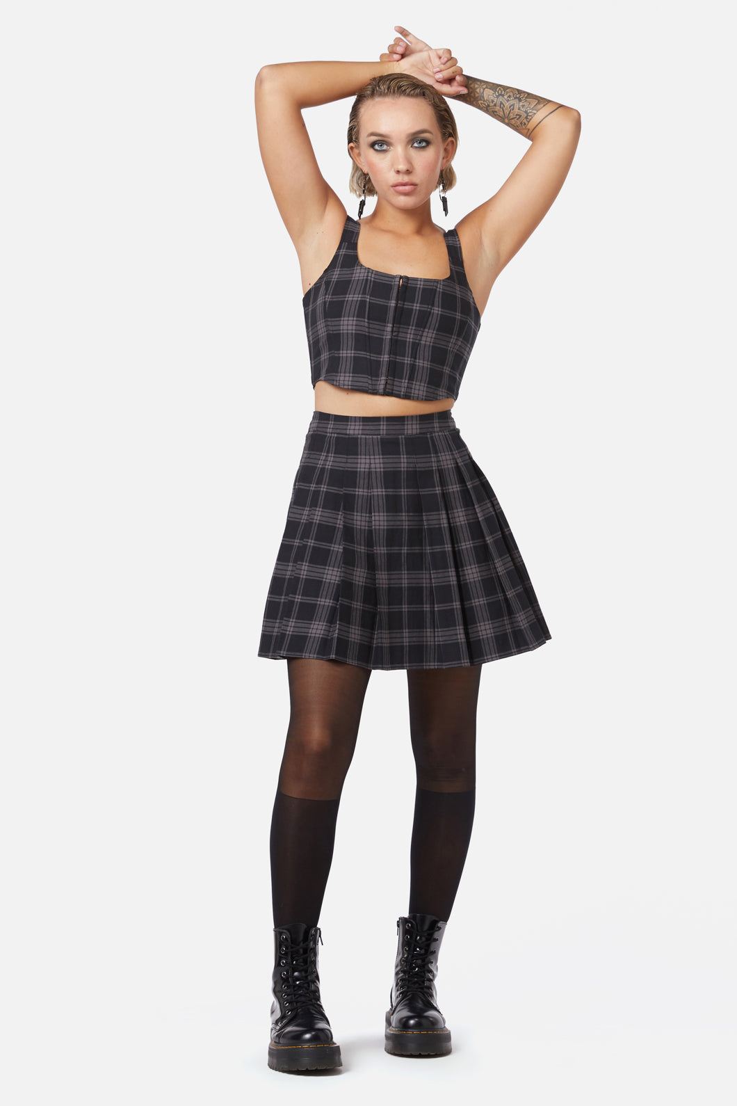 Dangerfield - Victoria Tartan Pleated Skirt - black