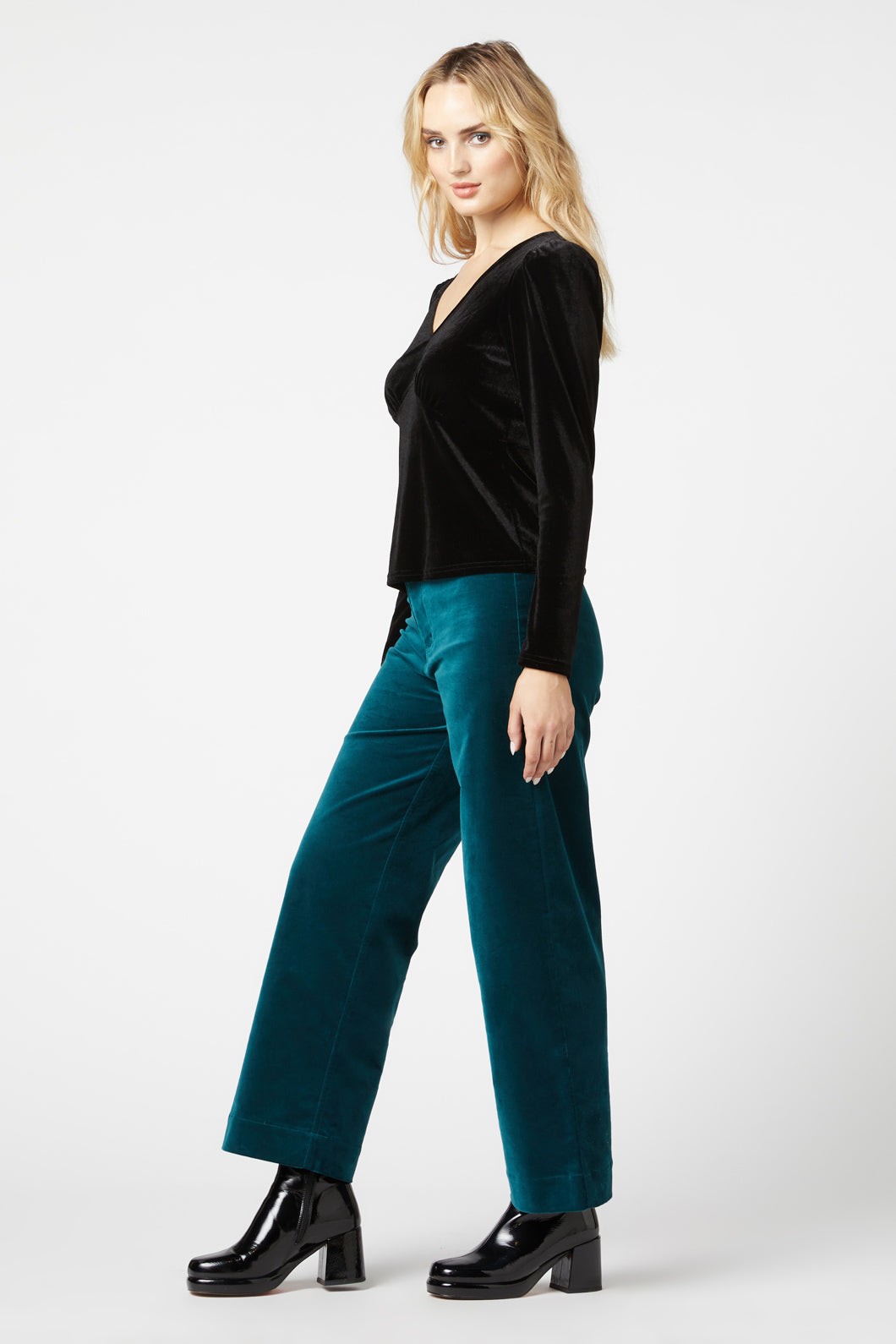 Princess Highway - Roxy Velvet Top - black