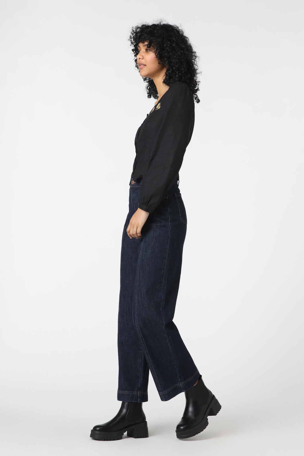 Princess Highway - Native Blooms Top - black