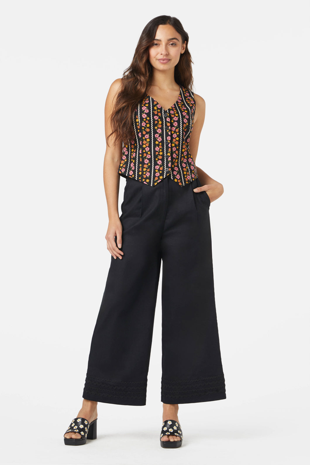 Princess Highway - Daisy Chain Vest - black