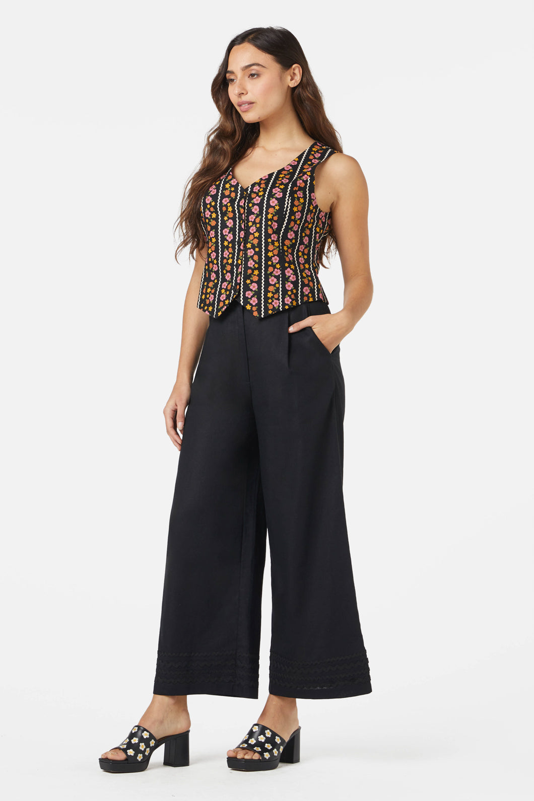 Princess Highway - Daisy Chain Vest - black
