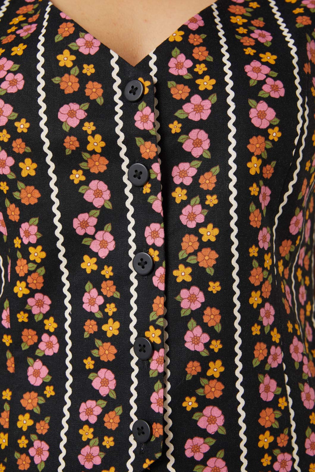 Princess Highway - Daisy Chain Vest - black